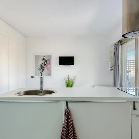 Modern Design Studio - Piscine - Standing - Clim - Wifi - Terrasse * Cannes